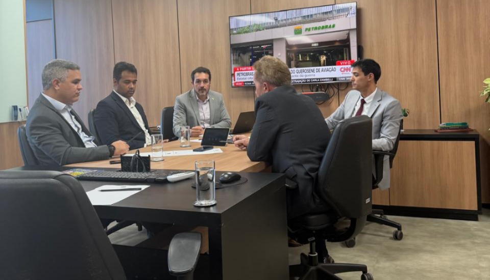 Pacífico Júnior vai a Brasília e se reúne com deputado Luiz Fernando e representantes do governo federal no Ministério dos Transportes